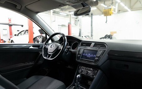 Volkswagen Tiguan II, 2017 год, 2 290 000 рублей, 13 фотография