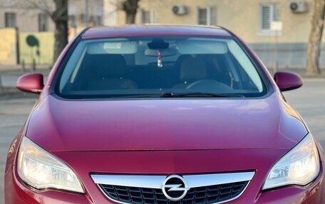 Opel Astra J, 2010 год, 815 000 рублей, 2 фотография