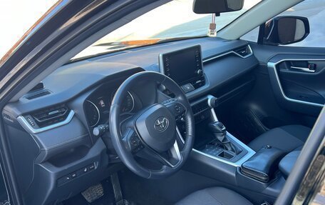 Toyota RAV4, 2019 год, 2 999 000 рублей, 10 фотография