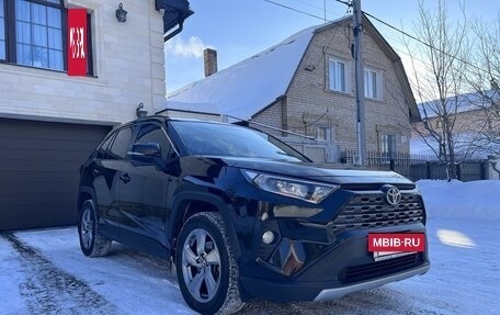 Toyota RAV4, 2019 год, 2 999 000 рублей, 9 фотография