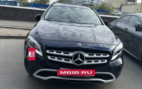 Mercedes-Benz GLA, 2018 год, 2 000 000 рублей, 2 фотография