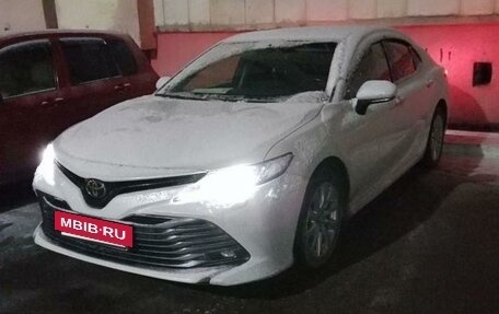 Toyota Camry, 2019 год, 3 000 000 рублей, 3 фотография