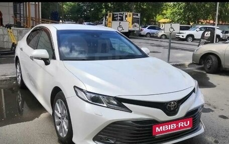 Toyota Camry, 2019 год, 3 000 000 рублей, 8 фотография