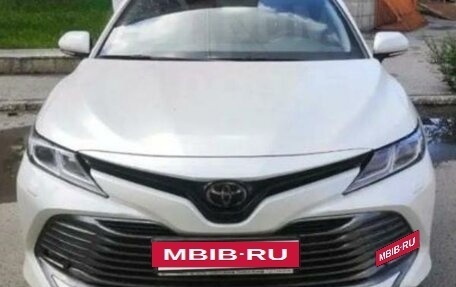 Toyota Camry, 2019 год, 3 000 000 рублей, 9 фотография