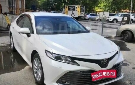 Toyota Camry, 2019 год, 3 000 000 рублей, 10 фотография