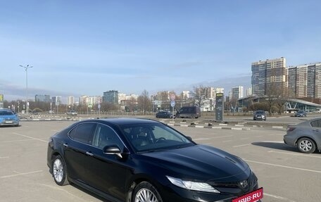 Toyota Camry, 2018 год, 2 450 000 рублей, 2 фотография