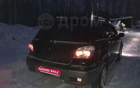 Mitsubishi Outlander III рестайлинг 3, 2006 год, 775 000 рублей, 3 фотография