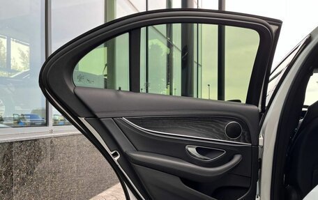 Mercedes-Benz E-Класс, 2019 год, 3 955 000 рублей, 19 фотография