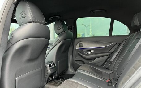Mercedes-Benz E-Класс, 2019 год, 3 955 000 рублей, 20 фотография