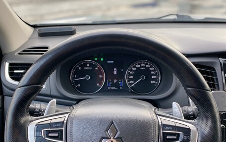 Mitsubishi Pajero Sport III рестайлинг, 2018 год, 3 490 000 рублей, 30 фотография