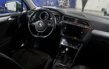 Volkswagen Tiguan II, 2020 год, 2 780 000 рублей, 6 фотография