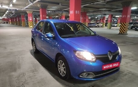 Renault Logan II, 2018 год, 880 000 рублей, 3 фотография