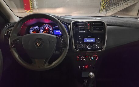Renault Logan II, 2018 год, 880 000 рублей, 6 фотография