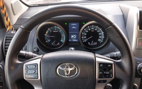 Toyota Land Cruiser Prado 150 рестайлинг 2, 2012 год, 3 130 рублей, 11 фотография