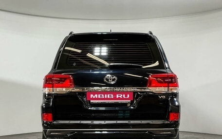Toyota Land Cruiser 200, 2017 год, 7 959 000 рублей, 6 фотография