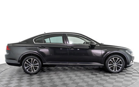 Volkswagen Passat B8 рестайлинг, 2019 год, 2 445 000 рублей, 2 фотография