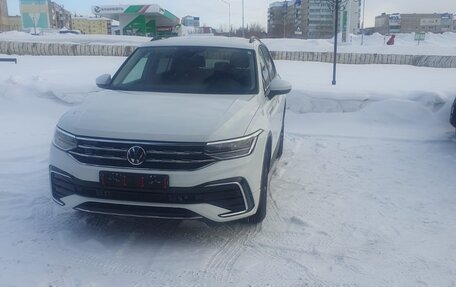 Volkswagen Tiguan II, 2022 год, 3 800 000 рублей, 10 фотография