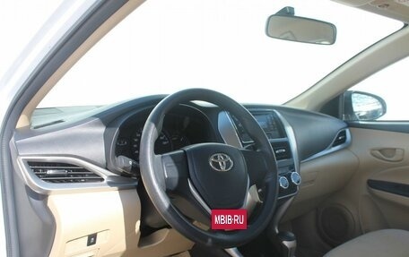 Toyota Yaris XP150 рестайлинг, 2020 год, 1 700 000 рублей, 15 фотография