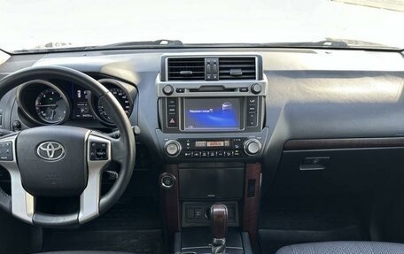 Toyota Land Cruiser Prado 150 рестайлинг 2, 2014 год, 3 550 000 рублей, 6 фотография