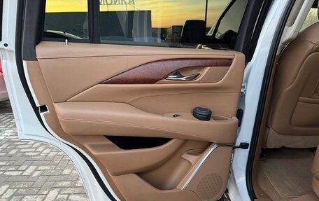 Cadillac Escalade IV, 2016 год, 4 750 000 рублей, 14 фотография