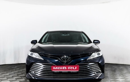 Toyota Camry, 2019 год, 3 270 798 рублей, 2 фотография