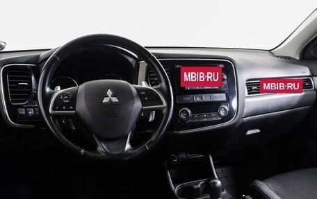 Mitsubishi Outlander III рестайлинг 3, 2013 год, 1 799 000 рублей, 11 фотография