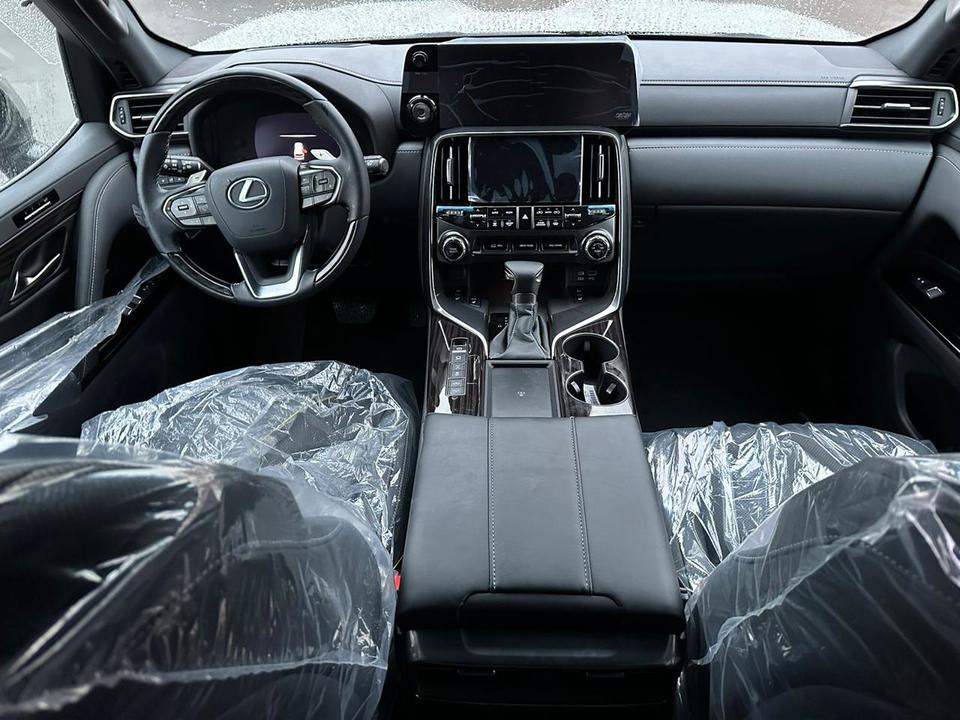 Lexus LX III рестайлинг 2, 2024 год, 21 800 000 рублей, 3 фотография