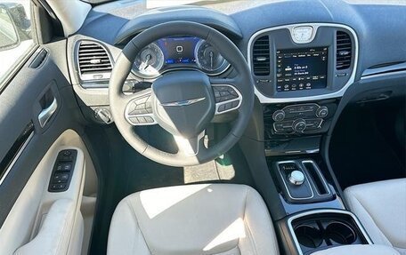Chrysler 300C II, 2023 год, 7 500 000 рублей, 9 фотография