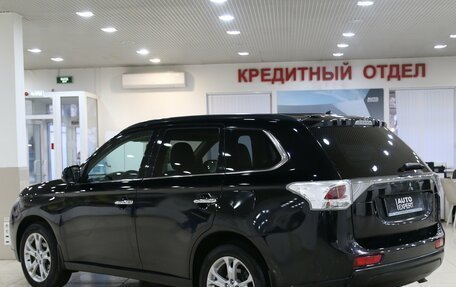 Mitsubishi Outlander III рестайлинг 3, 2013 год, 1 399 000 рублей, 4 фотография