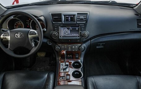 Toyota Highlander III, 2012 год, 2 040 000 рублей, 10 фотография