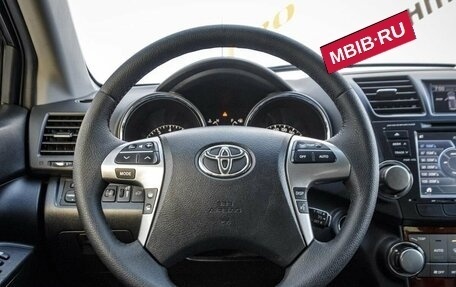 Toyota Highlander III, 2012 год, 2 040 000 рублей, 15 фотография