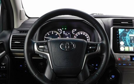 Toyota Land Cruiser Prado 150 рестайлинг 2, 2018 год, 5 259 000 рублей, 9 фотография