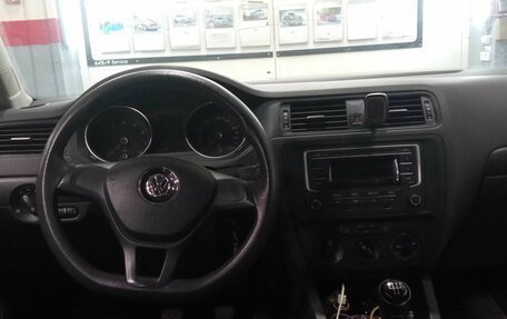 Volkswagen Jetta VI, 2015 год, 1 111 000 рублей, 5 фотография