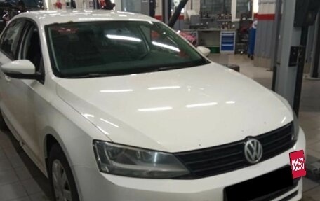 Volkswagen Jetta VI, 2015 год, 1 111 000 рублей, 2 фотография