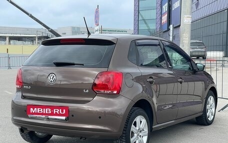 Volkswagen Polo VI (EU Market), 2011 год, 1 097 000 рублей, 24 фотография