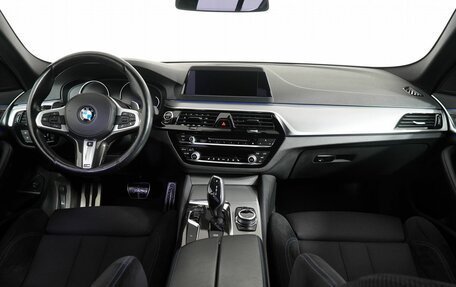 BMW 5 серия, 2018 год, 4 399 000 рублей, 15 фотография