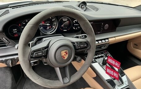 Porsche 911, 2023 год, 25 000 000 рублей, 9 фотография