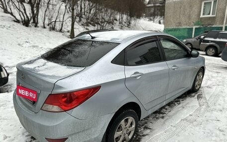Hyundai Solaris II рестайлинг, 2013 год, 735 000 рублей, 4 фотография