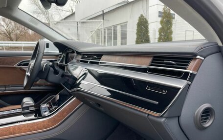 Audi A8, 2019 год, 6 800 000 рублей, 16 фотография