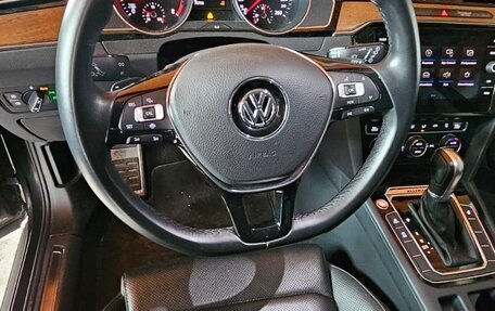Volkswagen Passat B8 рестайлинг, 2018 год, 3 199 000 рублей, 11 фотография