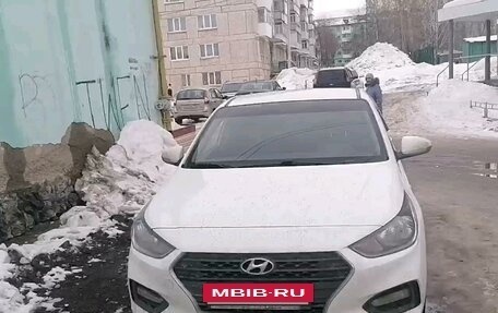 Hyundai Solaris II рестайлинг, 2018 год, 1 200 000 рублей, 7 фотография