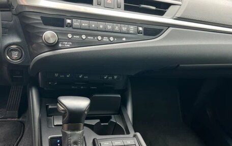 Lexus ES VII, 2021 год, 4 фотография