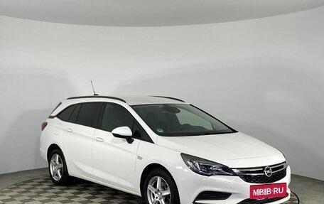 Opel Astra K, 2018 год, 1 670 000 рублей, 2 фотография