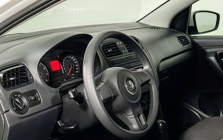Volkswagen Polo VI (EU Market), 2012 год, 1 097 000 рублей, 13 фотография