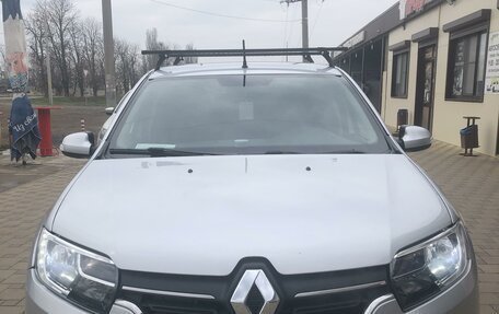 Renault Logan II, 2018 год, 1 800 000 рублей, 2 фотография