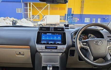 Toyota Land Cruiser Prado 150 рестайлинг 2, 2018 год, 4 850 000 рублей, 26 фотография