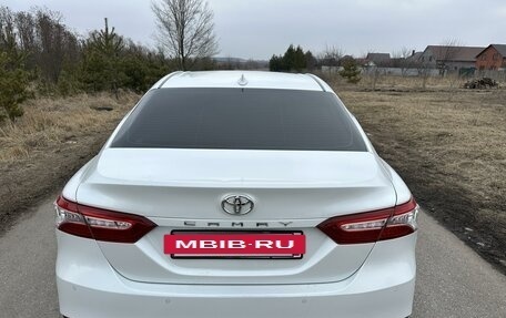 Toyota Camry, 2022 год, 3 500 000 рублей, 7 фотография