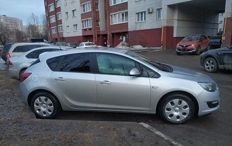 Opel Astra J, 2014 год, 925 000 рублей, 3 фотография