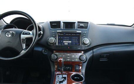 Toyota Highlander III, 2012 год, 2 586 000 рублей, 12 фотография
