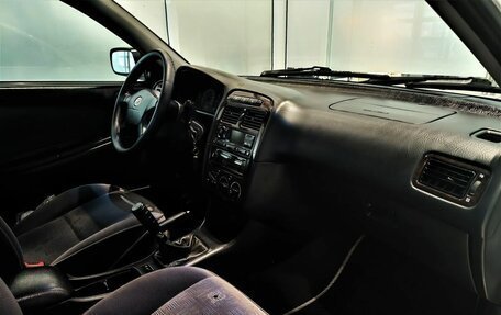 Toyota Avensis III рестайлинг, 2001 год, 499 000 рублей, 11 фотография